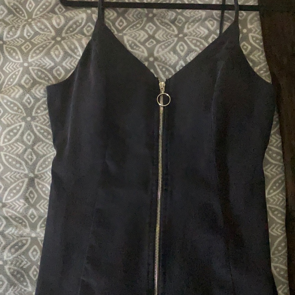 Cute mid zipper dress